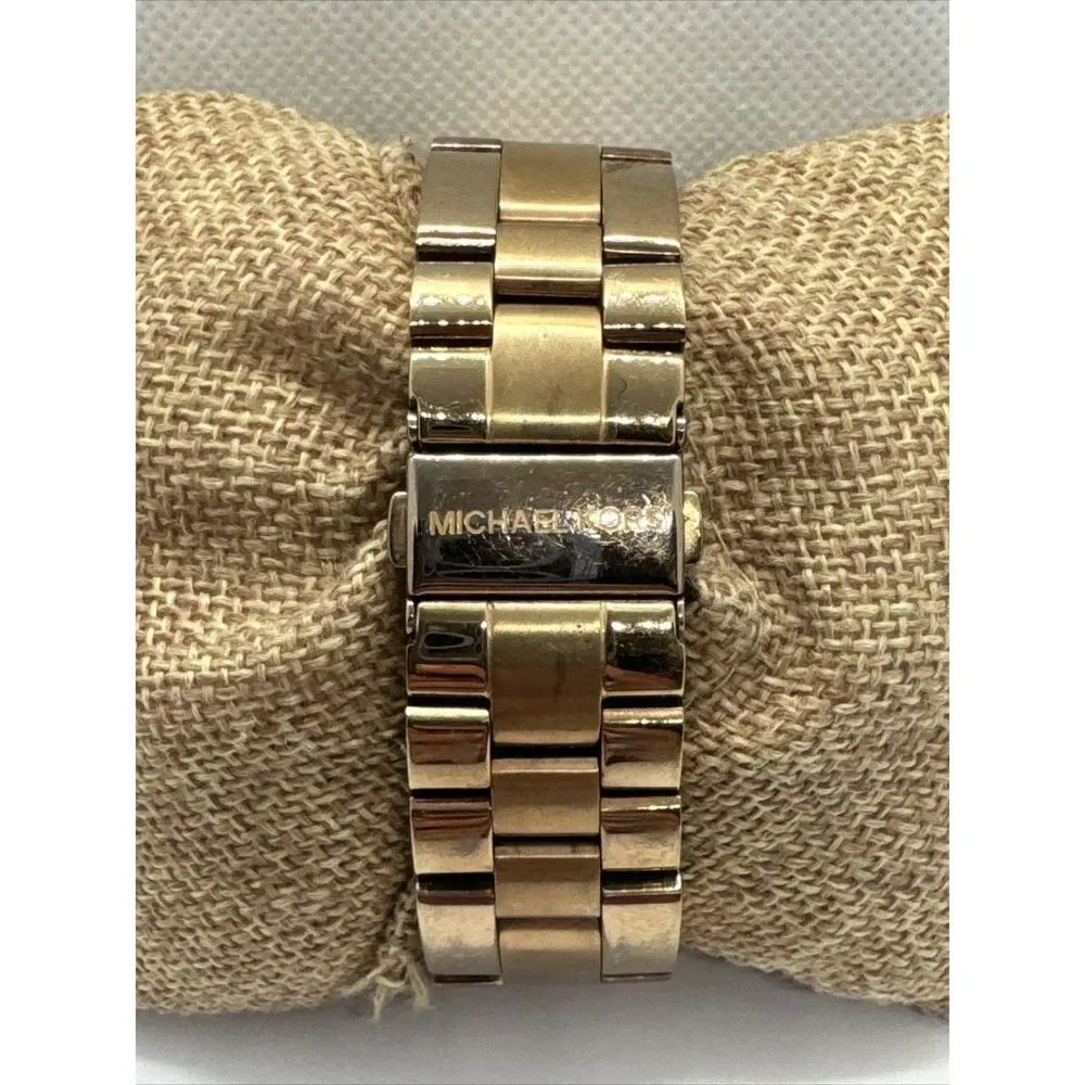 Michael Kors Runway MK5223 Women's Rose Gold-Tone Analog White Dial Watch JNA806